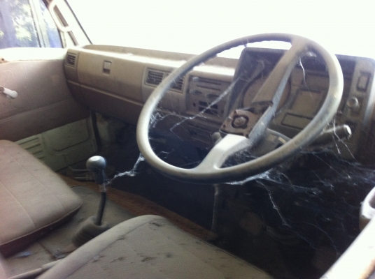 ขายรถ 6 ล้อ กระบะคาร์โก้ หางเทเลอร์ รวม 2 คัน HINO FC2W เครื่อง 120 ทั้ง 2 คัน สนใจโทร