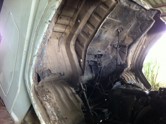 ขายรถ 6 ล้อ กระบะคาร์โก้ หางเทเลอร์ รวม 2 คัน HINO FC2W เครื่อง 120 ทั้ง 2 คัน สนใจโทร