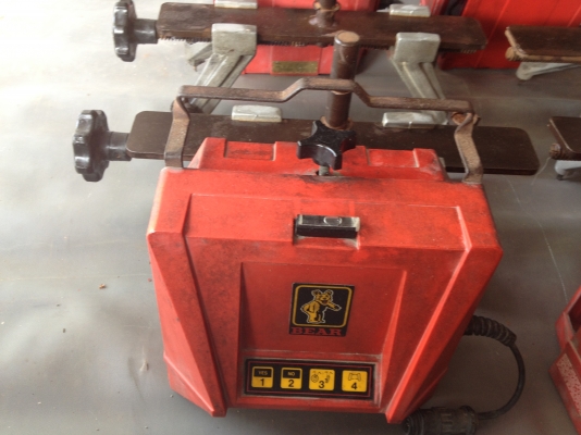 อุปกรณ์ตั้งศูนย์ล้อยี่ห้อ BEAR กล้องหน้าหลังมีระดับน้ำเมนบอร์ดดอสเปลี่ยนใช้กับวินโดว์ได้ อุปกรณ์ตั้งศูนย์ล้อยี่ห้อ BEAR กล้องหน้าหลังมีระดับน้ำเมนบอร์ดดอสเปลี่ยนใช้กับวินโดว์ได้