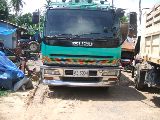 หัว Isuzu Giga  3 ใบปัด สภาพสวย เพิ่งยกลงเพราะได้หัวใหม่กว่าแล้ว
