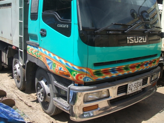 หัว Isuzu Giga  3 ใบปัด สภาพสวย เพิ่งยกลงเพราะได้หัวใหม่กว่าแล้ว