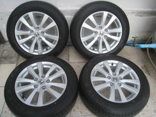 ขายล้อแม็ก Honda civic fb ป้ายแดง 16"x6.5" et45 5รู114.3 +ยางปี 0813 สนใจติดต่อเล็กคลองสามครับ (081-3747940)