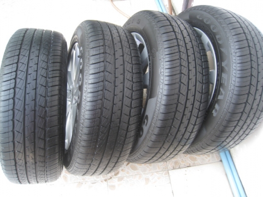 ขายล้อแม็ก Honda civic fb ป้ายแดง 16"x6.5" et45 5รู114.3 +ยางปี 0813 สนใจติดต่อเล็กคลองสามครับ (081-3747940)