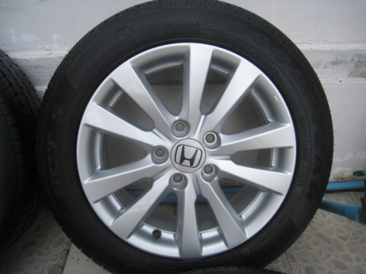 ขายล้อแม็ก Honda civic fb ป้ายแดง 16"x6.5" et45 5รู114.3 +ยางปี 0813 สนใจติดต่อเล็กคลองสามครับ (081-3747940)