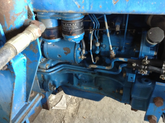 ขายรถไถนำเข้าFORD3930ขนาด3สูบ60แรง2เพลาคานหน้าคาลาโร่ พึ่งลงเรือมาสวยๆยางเต็ม