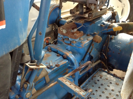 ขายรถไถFORD3930ขนาด3สูบ2เพลา60แรง นำเข้าจากต่างประเทศสวยๆเครื่องแห้งยางเต็มพร้อมลุยงาน