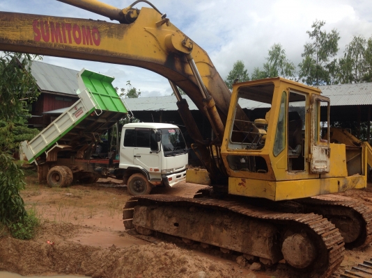 SUMITOMO 200 รถพร้อมใช้งานได้เลยครับ เครื่องเดิมปั๊มเดิมทำงานได้เร็วดี ภายนอกบูมอาร์มสวยไม่แตกไม่ร้าว ช่วงล่างเอวแน่น โรลเลอร์โซ่ใบแทรกสภาพดีประมาณ 60\% พร้อมทำงานได้เลย เอกสารสัญญาซื้อขาย ราคาต่อรองได้ครับ SUMITOMO 200 รถพร้อมใช้งานได้เลยครับ เครื่องเดิมปั๊มเดิมทำงานได้เร็วดี ภายนอกบูมอาร์มสวยไม่แตกไม่ร้าว ช่วงล่างเอวแน่น โรลเลอร์โซ่ใบแทรกสภาพดีประมาณ 60\% พร้อมทำงานได้เลย เอกสารสัญญาซื้อขาย ราคาต่อรองได้ครับ