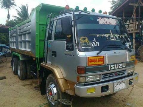 ***ขายแล้วครับขอบคุณ Truck2hand ขาย 10ล้อ2เพลาดั๊ม ISUZU ROCKY FVZ32MZP-R 195 นางฟ้าแท้ ปี33 เครื่องเดิมเกียร์เดิม6HE1 195HP แน่นดี แรง ช่วงล่างเดิม คัสซีดีมีบวมซับบนบ้าง ไม่ปะไม่ดาม กระบะดั๊มเหล็กสภาพดี พื้นดีข้างดี ไม่ผุ ดั๊มดี สีสันทำใหม่ วางหัวนอกสภาพ