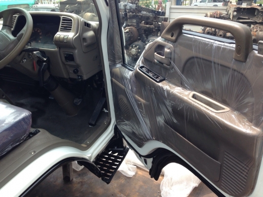 หัวเก๋ง isuzu NKR ตาเพชร 12v.