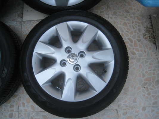 ขายแม็กมือสอง Nissan march 15"x5.5" et50 4รู100 +ยางสัปดาห์ที่ 45ปี 12 สนใจติดต่อเล็กคลองสามครับ (081-3747940)
