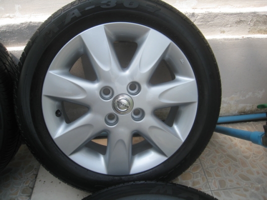 ขายแม็กมือสอง Nissan march 15"x5.5" et50 4รู100 +ยางสัปดาห์ที่ 45ปี 12 สนใจติดต่อเล็กคลองสามครับ (081-3747940)