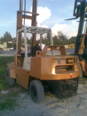 ขายรถยก4ตันtcmเสาสูง4.5เมตร.รถนอกใช้งานเสร็จแล้ว