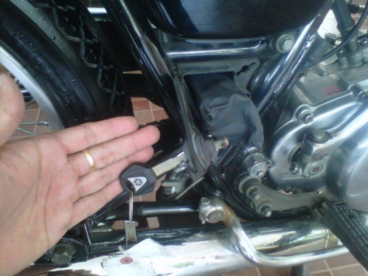 ***ขาย sr 400 ปี 2004 กุญแจชิฟเดิมๆสวยจัด***72000***OHM คอนหวัน