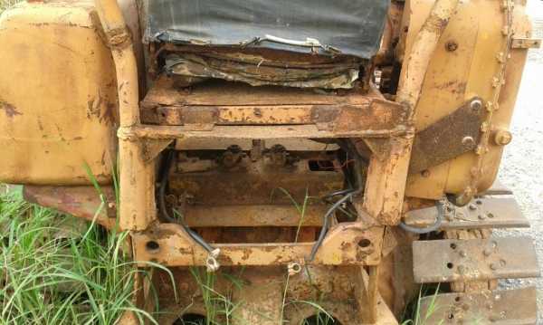 ขายเเทรกเตอร์ komatsu d2 มือ2ตามสภาพ  110000 บาท