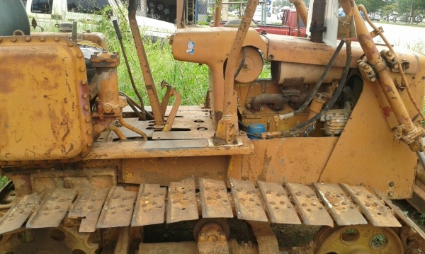 ขายเเทรกเตอร์ komatsu d2 มือ2ตามสภาพ  110000 บาท