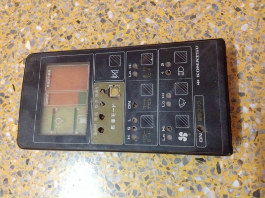 ขาย... กล่อง +จอ PC200-5  สภาพสวย พร้อมส่งทั่วประเทศ