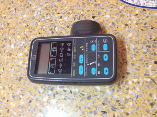 ขาย... หน้าจอ PC200-6 ซีเรี่ยลสูง สภาพสวย พร้อมส่งทั่วประเทศ