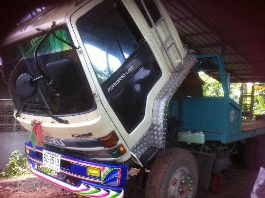 ขายด่วนรถเทเลอร์สิบล้อ ISUZU 2 เพลา บรรทุกรถแบ็คโฮ เครื่อง 185 คัชชีสวย หัวตาหวานสวยๆๆจริงๆๆ