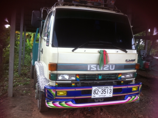 ขายด่วนรถเทเลอร์สิบล้อ ISUZU 2 เพลา บรรทุกรถแบ็คโฮ เครื่อง 185 คัชชีสวย หัวตาหวานสวยๆๆจริงๆๆ