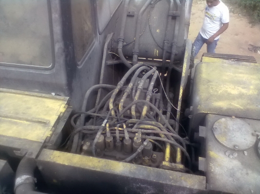 ขายรถแบคโฮ KOBELCO-MARK-3 SK200 สภาพพร้อมใช้ ขายรถแบคโฮ KOBELCO-MARK-3 SK200 สภาพพร้อมใช้