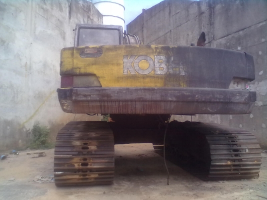 ขายรถแบคโฮ KOBELCO-MARK-3 SK200 สภาพพร้อมใช้ ขายรถแบคโฮ KOBELCO-MARK-3 SK200 สภาพพร้อมใช้