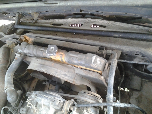 รถบีเอ็มเครืองโตโยตาฮีโร 2Lขายตามสภาพ รถบีเอ็มเครืองโตโยตาฮีโร 2Lขายตามสภาพ