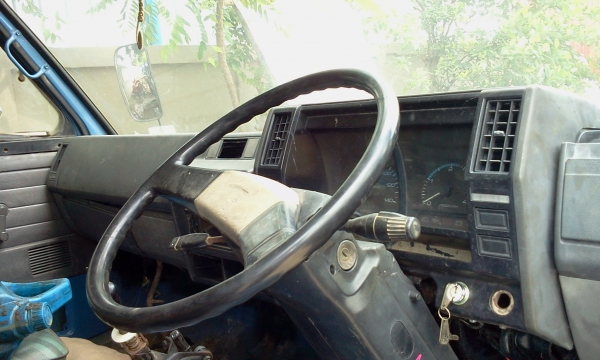 ขายรถ6ล้อดัมพ์NPR115แรงม้าเกียร์สั้นเฟืองท้ายFรถพร้อมใช้งาน