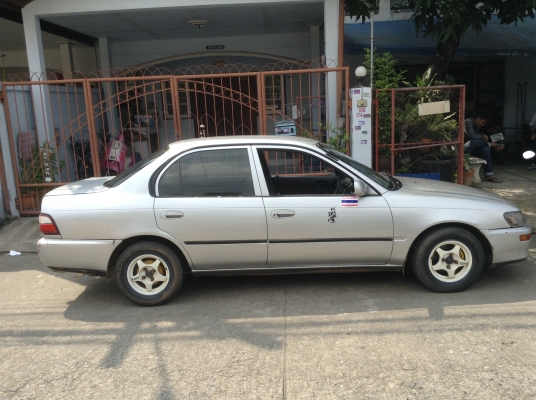 TOYOTA COROLLA 1.3 DXiโฉม3ห่วง เกียร์ธรรมดา 49000บาท