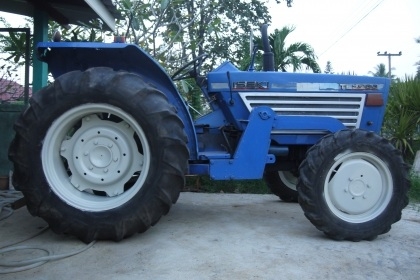 ขายครับ ISEKI TL3200 32แรงครับ ขับเคลื่อน 4ล้อครับ