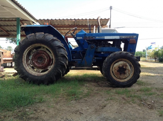 ขายครับ ISEKI TL3200 32แรงครับ ขับเคลื่อน 4ล้อครับ