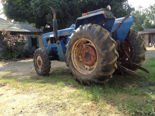 ขายครับ ISEKI TL3200 32แรงครับ ขับเคลื่อน 4ล้อครับ