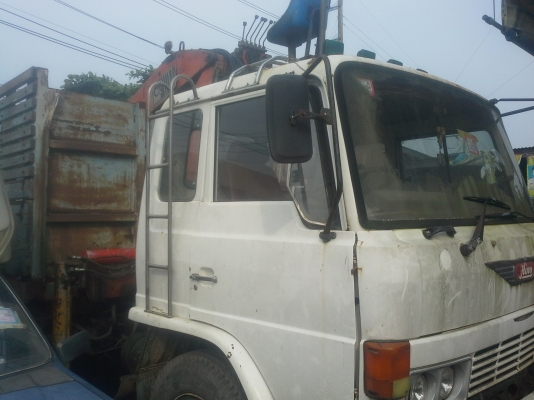 รถบรรทุก10ล้อ พร้อมเฮียบ ดั๊ม และที่คีบเหล็ก