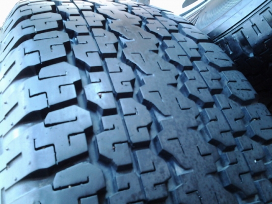 ขายยางพร้อมแม็กซ์ ขนาด 245/70ขอบ16 รุ่น 689 ปี2012 ของดีแม็กซ์ตัวใหม่