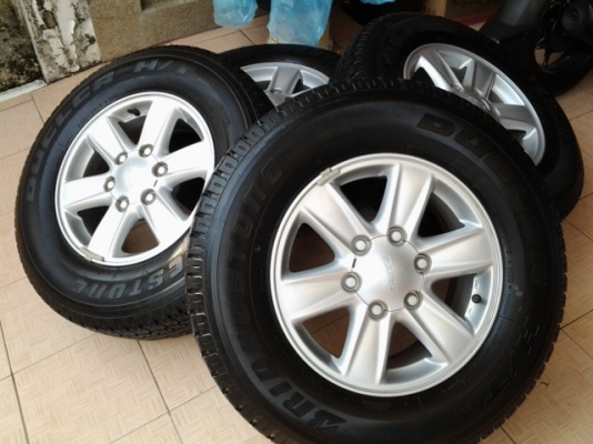 ขายยางพร้อมแม็กซ์ ขนาด 245/70ขอบ16 รุ่น 689 ปี2012 ของดีแม็กซ์ตัวใหม่