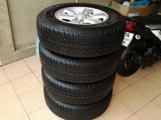 ขายยางพร้อมแม็กซ์ ขนาด 245/70ขอบ16 รุ่น 689 ปี2012 ของดีแม็กซ์ตัวใหม่