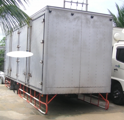 ขายตู้แห้ง 10 บาน สภาพสวย