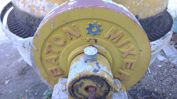 Sell> โม่ปูนมือสอง ยี่ห้อ Baton สภาพดี ลูกปืนแน่นทุกตัว ยังใช้งานได้อีกนานครับ Sell> โม่ปูนมือสอง ยี่ห้อ Baton สภาพดี ลูกปืนแน่นทุกตัว ยังใช้งานได้อีกนานครับ