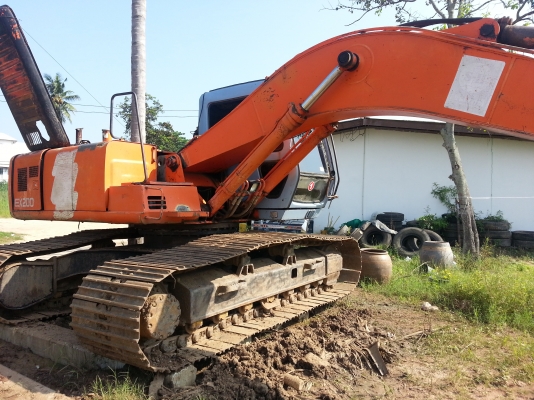 ขายอะใหล่ด่วน HITACHI EX 200-3 สนใจติดต่อด่วน