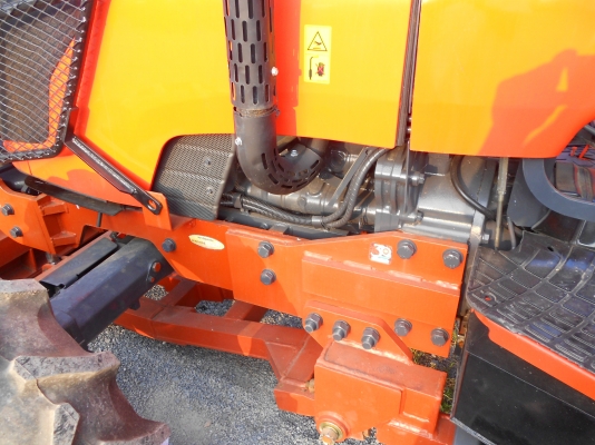 รถแทรคเตอร์ คูโบต้า M7040 ภาพนางฟ้าเลยครับ พร้อมใบดันหน้า