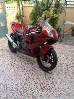 ขายCBR 250 4สูบ รถมีเอกสารอินวอย ขี่ได้ปกติครับ