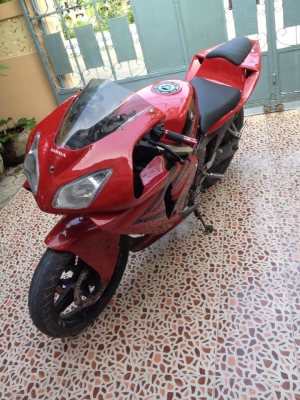 ขายCBR 250 4สูบ รถมีเอกสารอินวอย ขี่ได้ปกติครับ