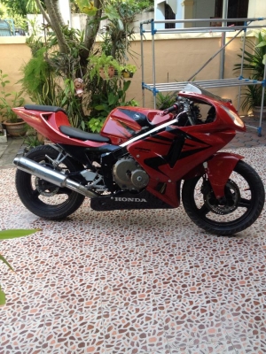 ขายCBR 250 4สูบ รถมีเอกสารอินวอย ขี่ได้ปกติครับ