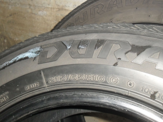 ยาง BRIDGESTONE 215/65R16 ปี10 สวยๆ 4 เส้น ราคา 2400 บาท