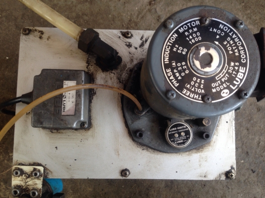 ขายปั้มน้ำมันไฮโดรลิคขนาดเล็ก ใช้ไฟ 220 V 3สาย สภาพสวย อุปกรณ์ครบ