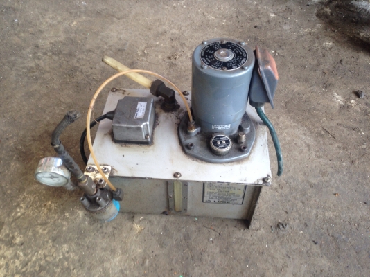 ขายปั้มน้ำมันไฮโดรลิคขนาดเล็ก ใช้ไฟ 220 V 3สาย สภาพสวย อุปกรณ์ครบ