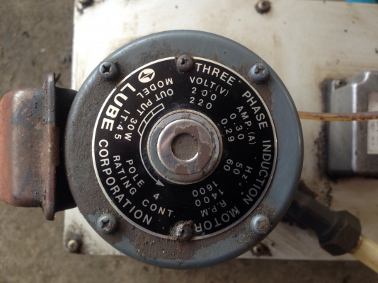 ขายปั้มน้ำมันไฮโดรลิคขนาดเล็ก ใช้ไฟ 220 V 3สาย สภาพสวย อุปกรณ์ครบ