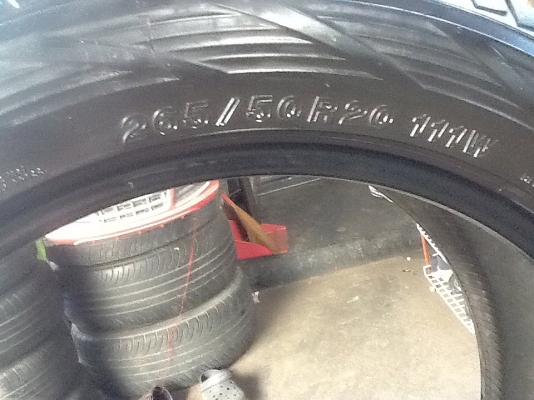 ขาย ยาง265/50/20มี3เส้นครับ