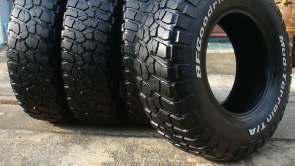 ขายยาง BF Goodrich Mud-terrain KM2  265 75 r16