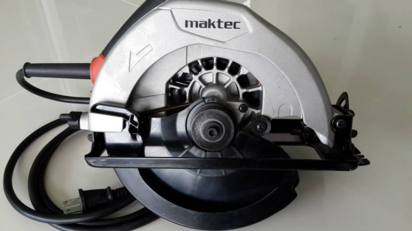 ขาย เลื่อยวงเดือน MAKTEC MT583 เพียง 2,150 ขาย เลื่อยวงเดือน MAKTEC MT583 เพียง 2,150