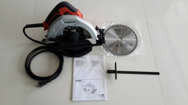 ขาย เลื่อยวงเดือน MAKTEC MT583 เพียง 2,150 ขาย เลื่อยวงเดือน MAKTEC MT583 เพียง 2,150